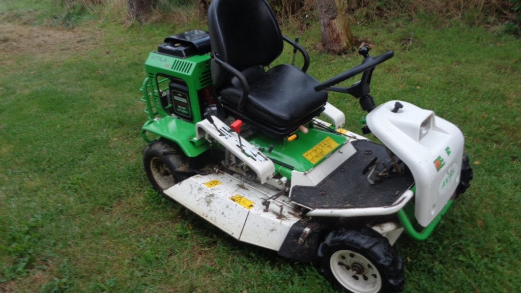 Etesia attila av 95 ruwterrein zitmaaier hst grasmaaier, Tuin en Terras, Zitmaaiers, Gebruikt, Ethesia, Nederland, Ophalen