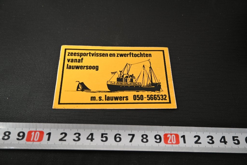 sticker Zeesportvissen en zweftochten vanaf Lauwersoog, Ophalen of Verzenden, Zo goed als nieuw