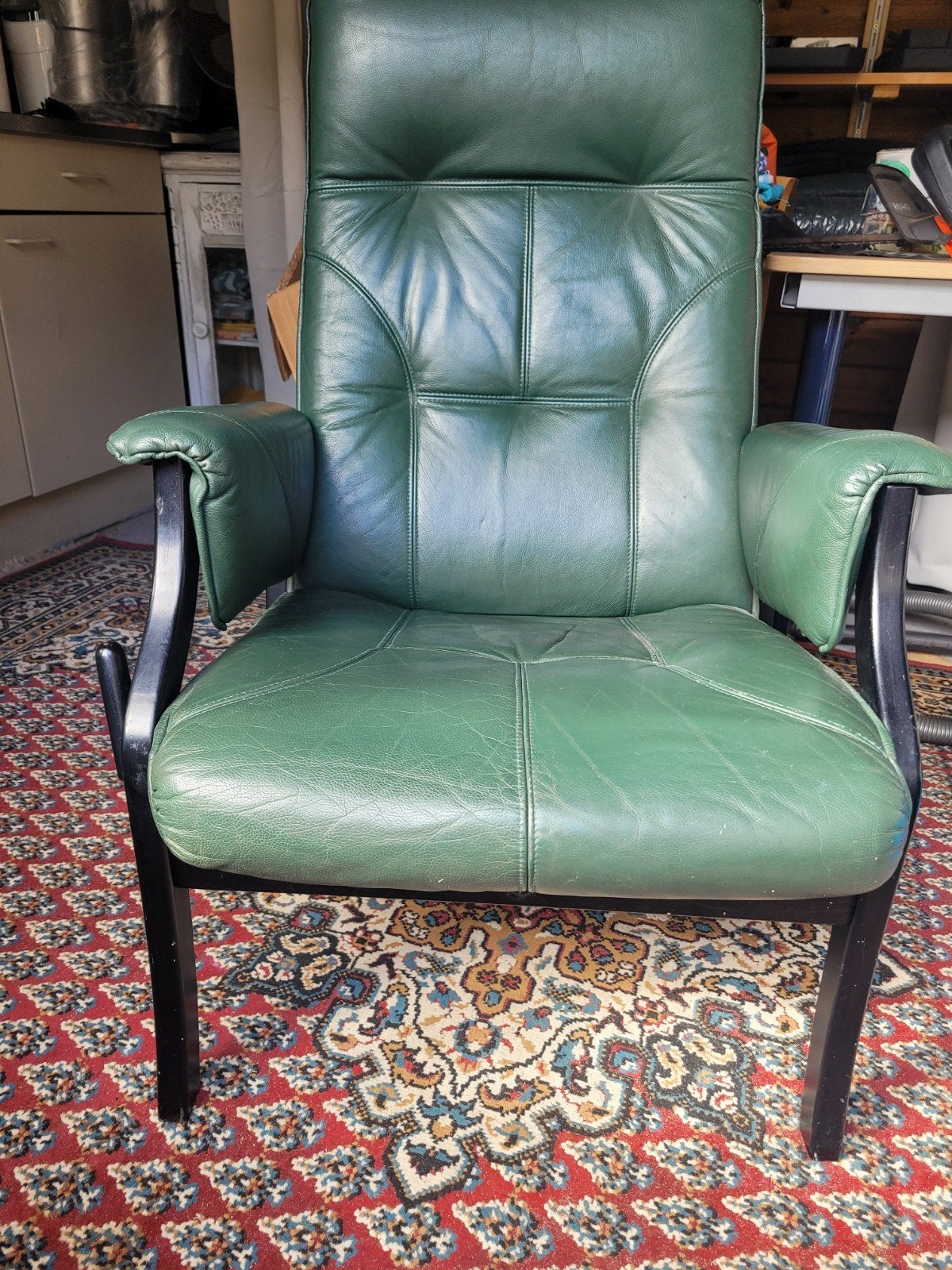Groene leren fauteuil - Comfortabel en stijlvol, Huis en Inrichting, Ophalen, Minder dan 50 cm, Gebruikt, Hout