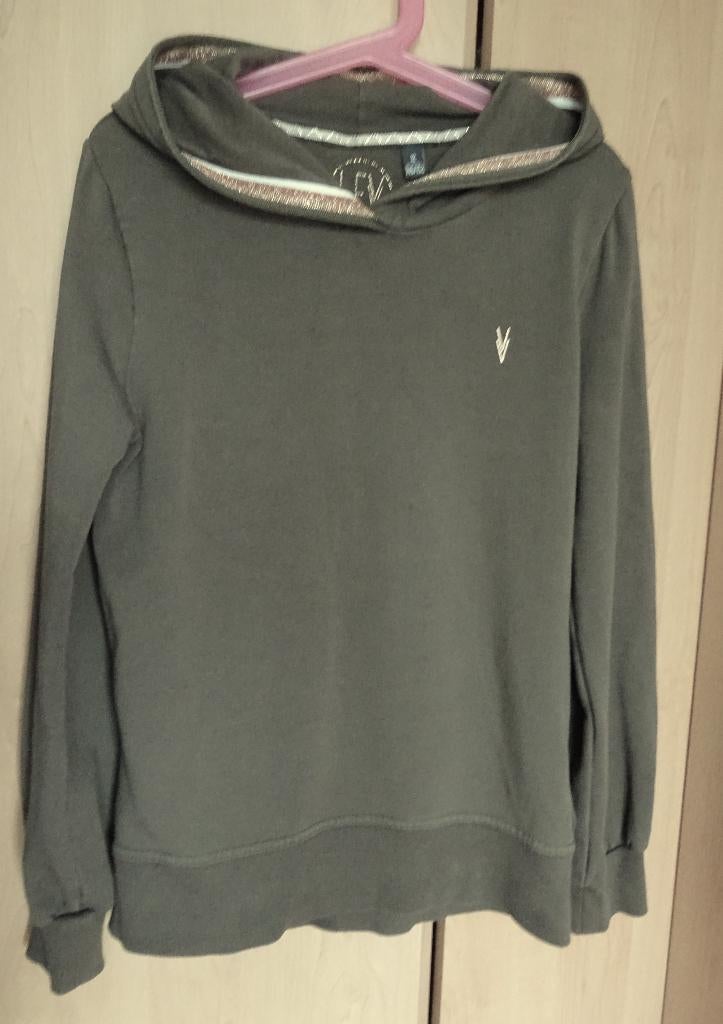 Levv sweater, Kinderen en Baby's, Kinderkleding | Maat 134, Meisje, Trui of Vest, Ophalen of Verzenden, Zo goed als nieuw