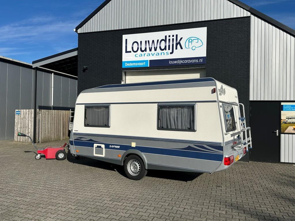 FENDT Saphir 420 Q ’01 (Treinzit, 4 Pers.), Caravans en Kamperen, Caravans, Vast bed, Bedrijf, 750 - 1000 kg, Info@louwdijkcaravans.nl
