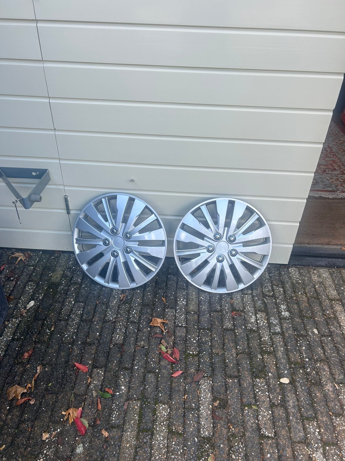 Twee sierwieldoppen, Auto diversen, Ophalen of Verzenden, Gebruikt