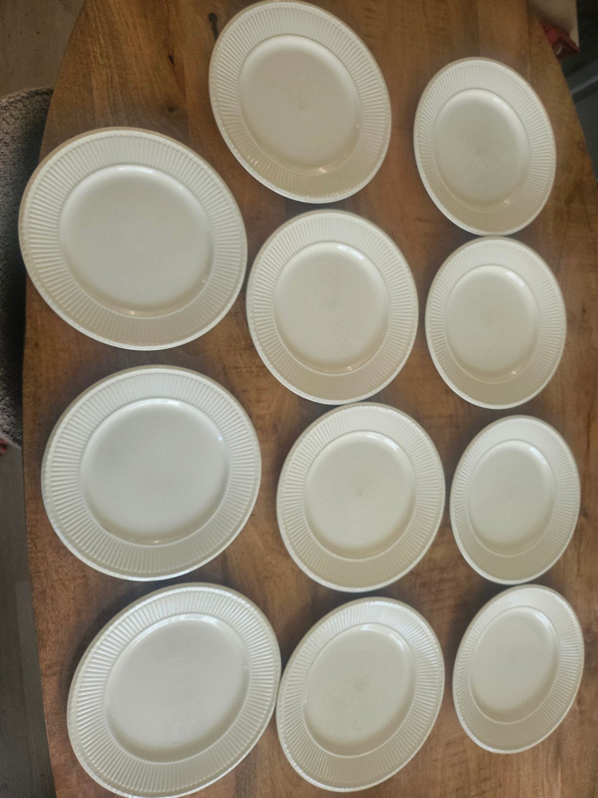 Wedgwood Edme dinerborden - 11 stuks, Huis en Inrichting, Keuken | Servies, Ophalen of Verzenden, Gebruikt, Aardewerk, Bord(en)
