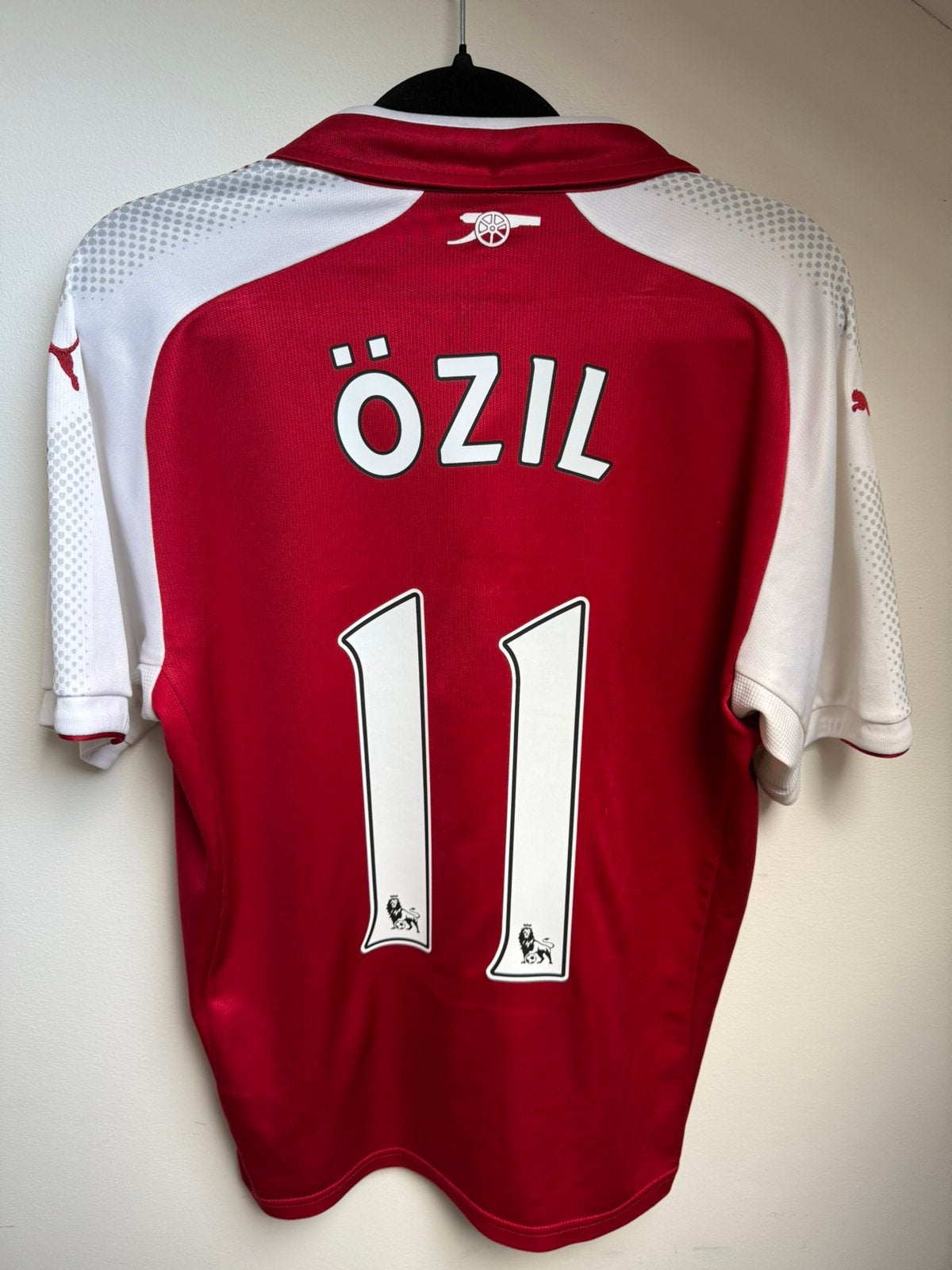 Arsenal Thuis 2017/18 Özil Maat S, Sport en Fitness, Ophalen of Verzenden, Zo goed als nieuw, Shirt