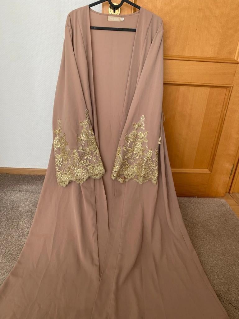 Elegante Abaya met Gouden Borduurwerk poederroze kimono L/XL, Beige, Maat 42/44 (L), Ophalen of Verzenden, Onder de knie