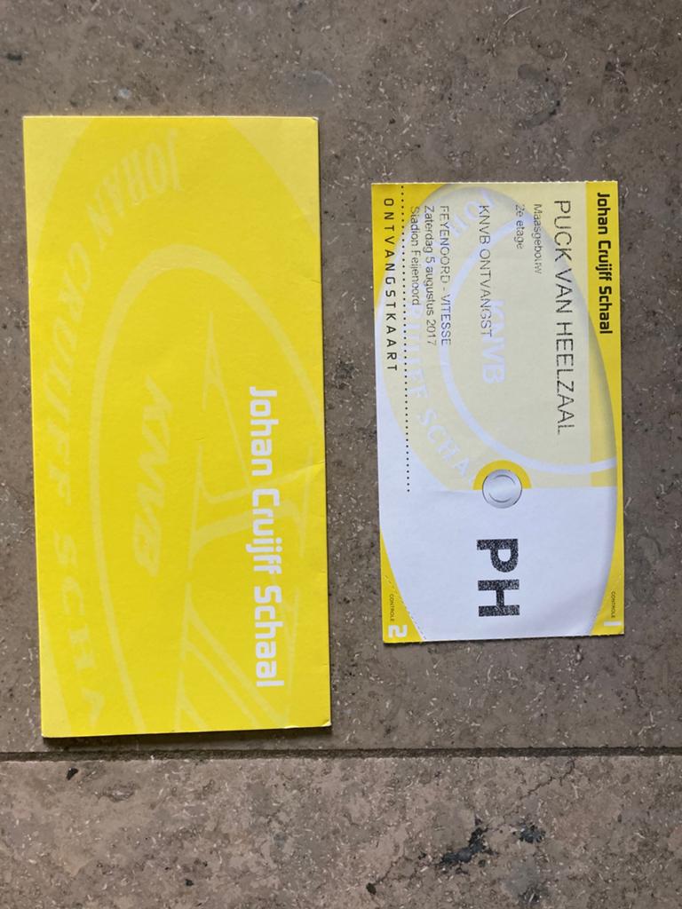 ONTVANGSTKAART EN TICKETMAPJE FEYENOORD-VITESSE 17 JCSCHAAL, Verzamelen, Sportartikelen en Voetbal, Ophalen of Verzenden, Zo goed als nieuw