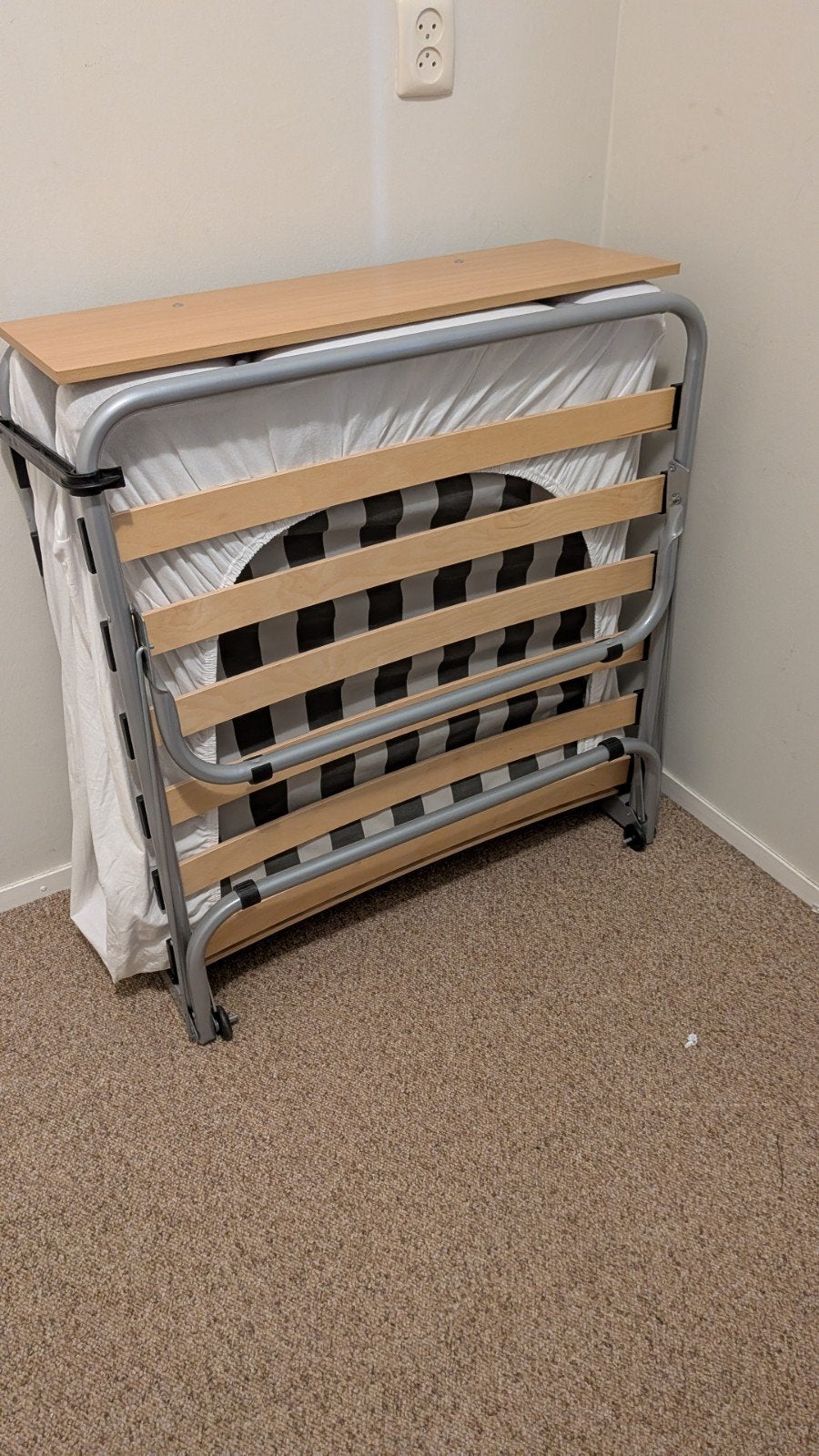 Opklapbed/logeerbed ZGAN, Huis en Inrichting, Ophalen, Eenpersoons, 190 cm of minder, Zo goed als nieuw