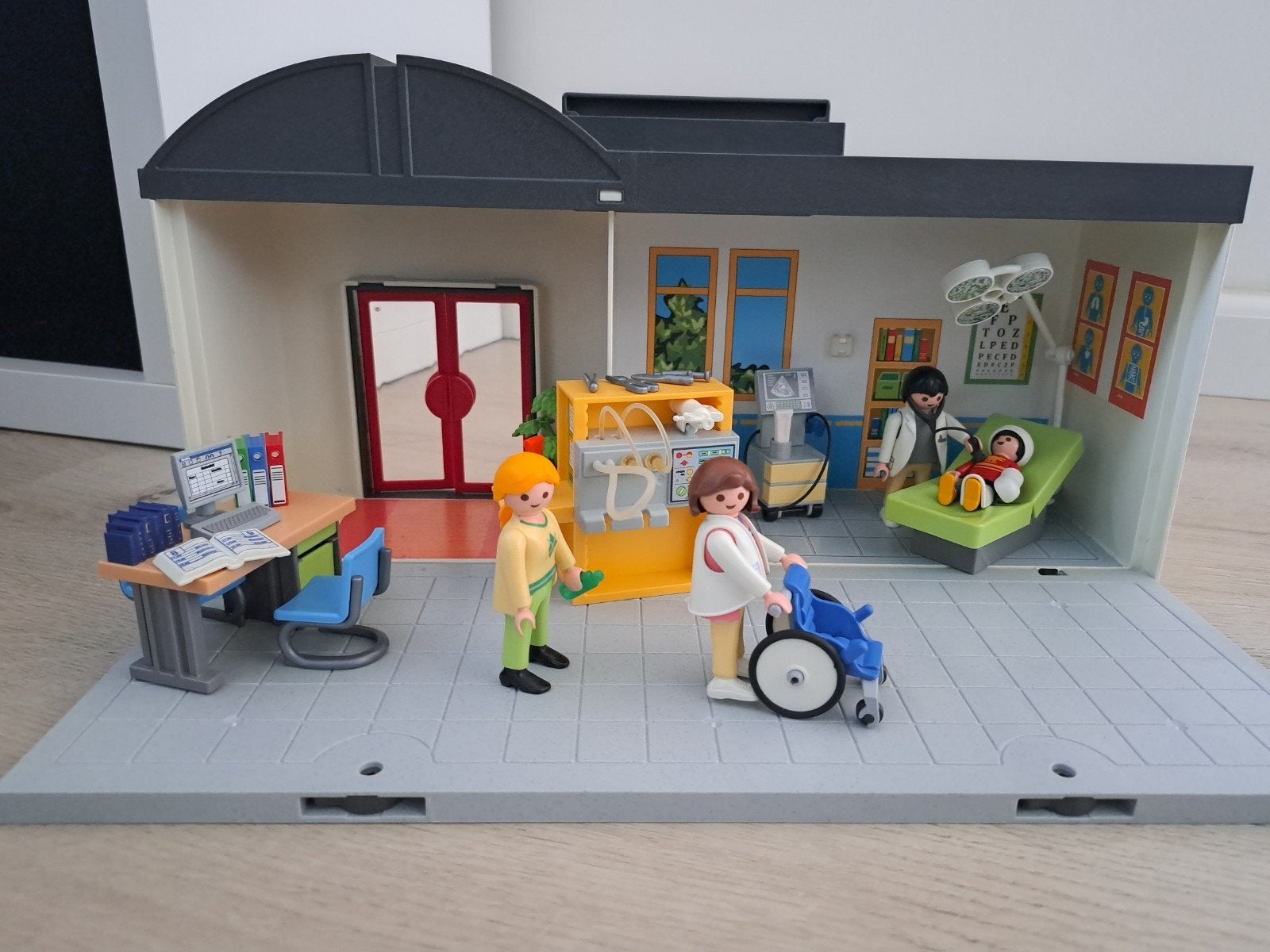 Playmobil 5953 Meeneem ziekenhuis, Ophalen, Gebouw, Complete set, Zo goed als nieuw