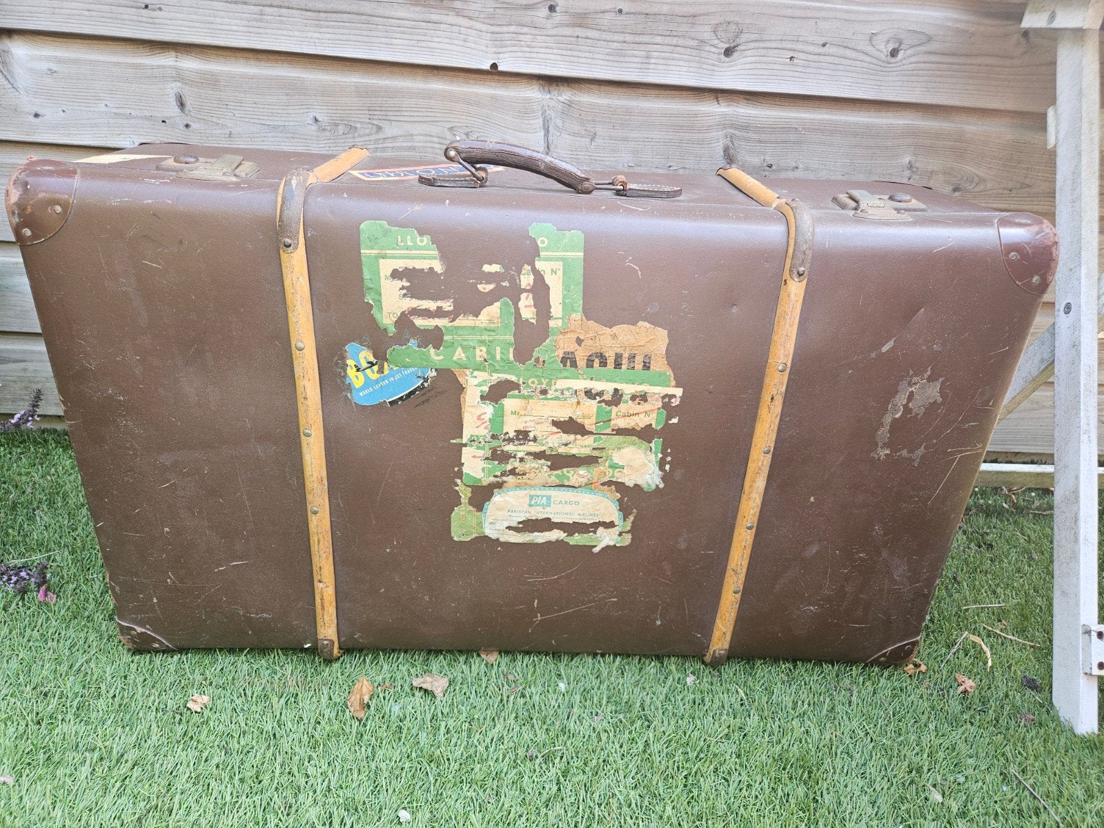 Vintage Koffer - Bruin met orginele reisetiketten (50x85x30c, Ophalen