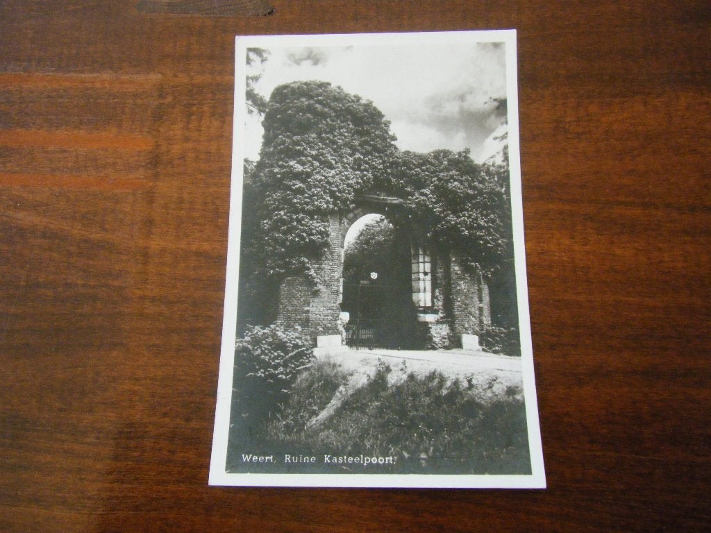F89 - Weert - Ruïne Kasteelpoort - Mooi/Oud, Ophalen of Verzenden, 1940 tot 1960, Limburg