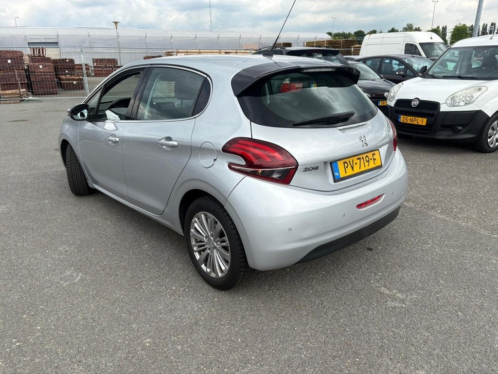 Peugeot 208 1.6 BlueHDi Blue Lease Executive, Voorwielaandrijving, Gebruikt, Euro 6, 4 cilinders