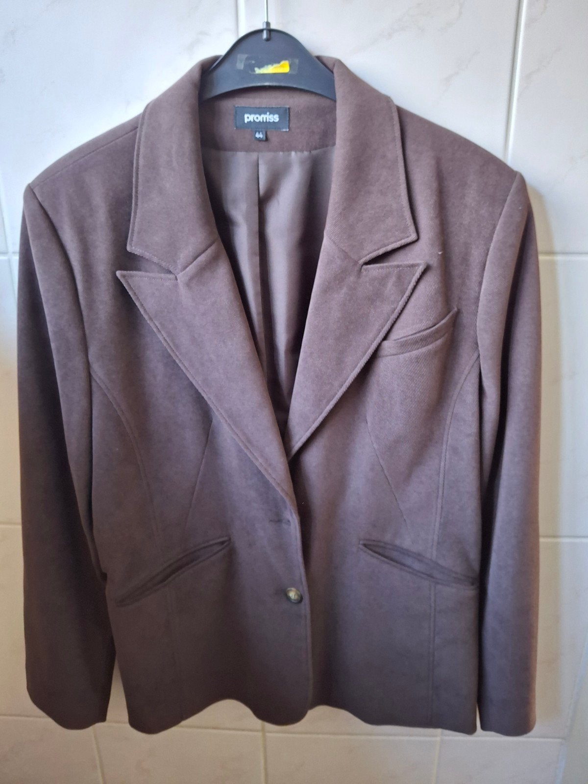 Bruine blazer/colbert van Promiss, maat 44 in nieuwstaat., Ophalen of Verzenden, Zo goed als nieuw, Maat 42/44 (L), Bruin