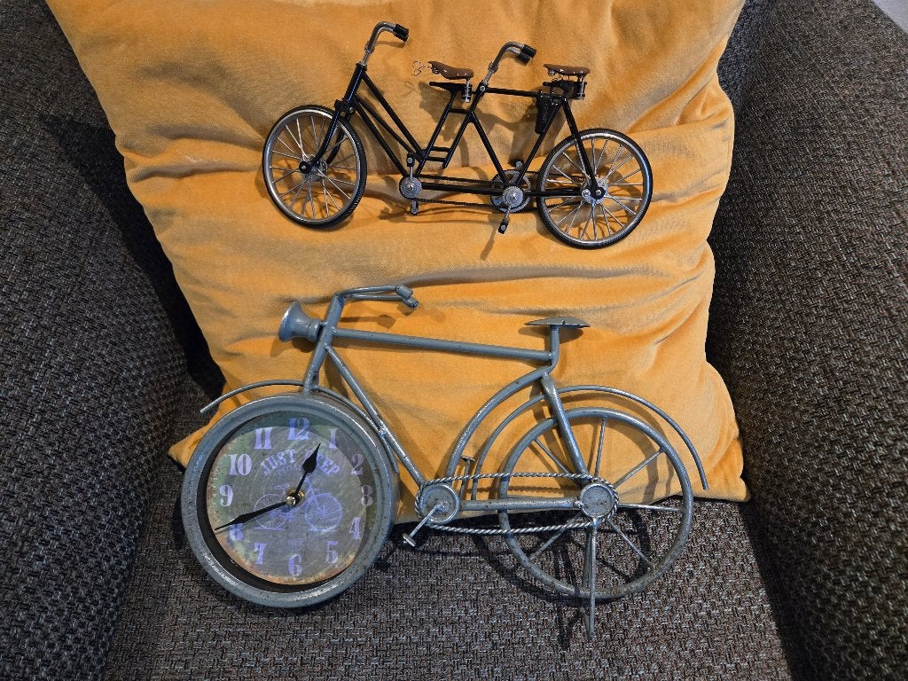 fiets miniatuur 2x: 1) klok 2) tandem, Overige merken, Ophalen of Verzenden, Zo goed als nieuw, Groter dan 1:32