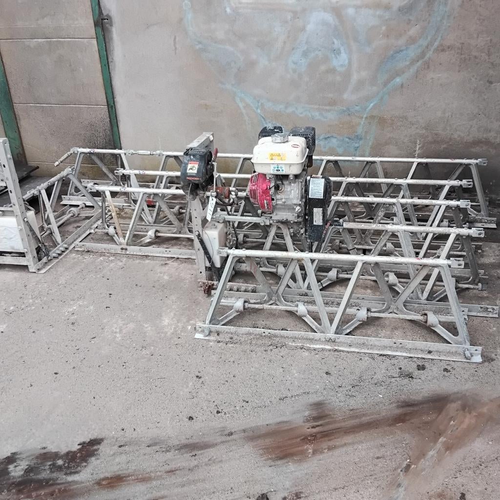 MBW blitz screed beton afwerkbalk trilbalken afwerkspaan, Ophalen