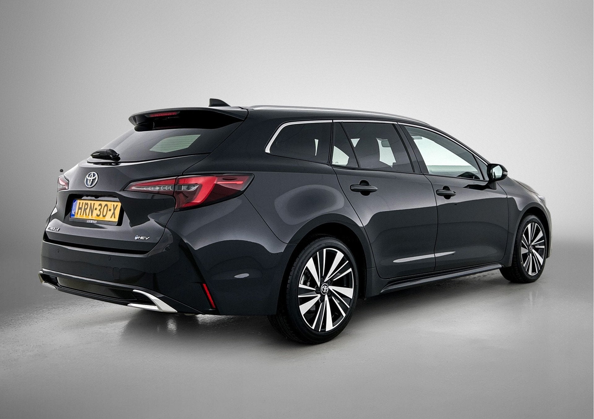 Toyota Corolla Touring Sports Hybrid 140 Dynamic | BTW Voert, Auto's, 450 kg, Gebruikt, 4 cilinders, Zwart