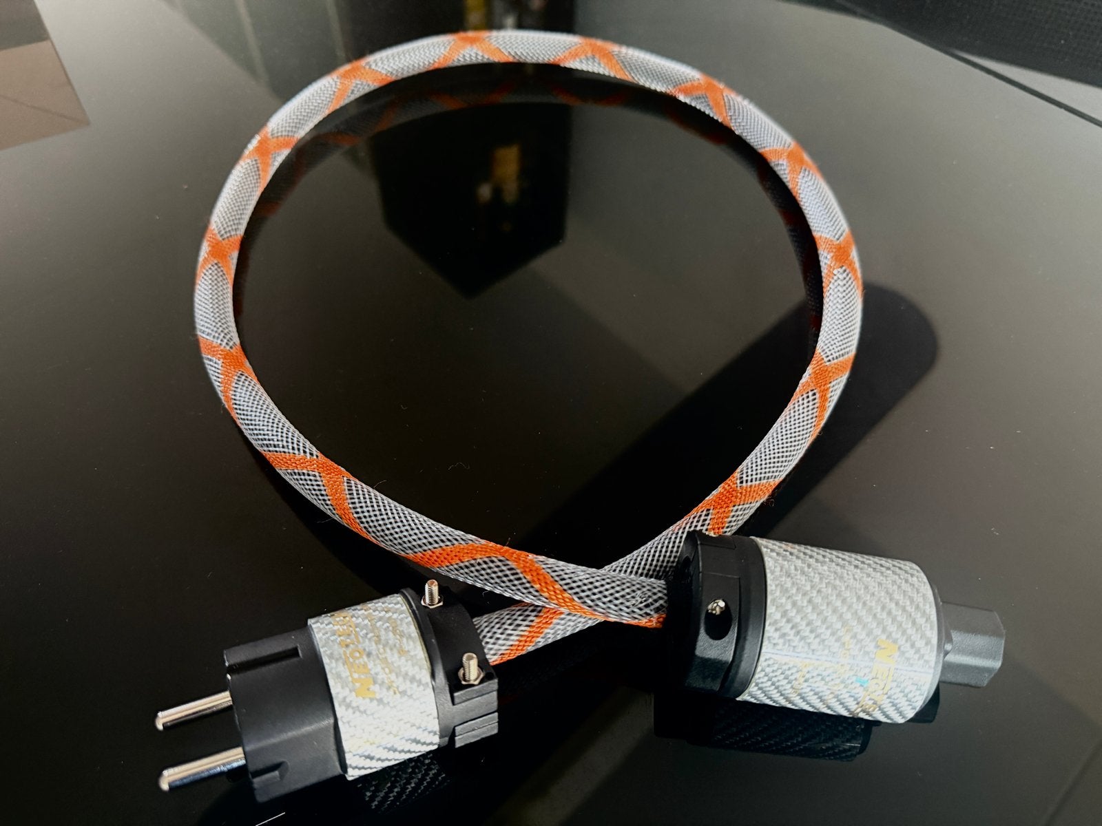 Neotech NEP-3003 III Rhodiun Cryo High-End Powercord 1M, Ophalen of Verzenden, Zo goed als nieuw, Minder dan 2 meter, Overige kabels