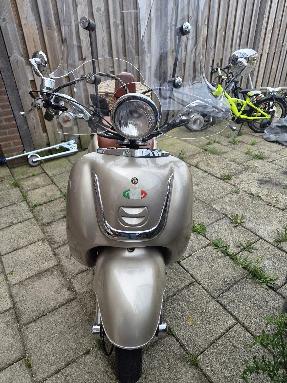 retro scooter (blauw kenteken) met lage km stand, Zo goed als nieuw, Benzine, Ophalen, Overige merken