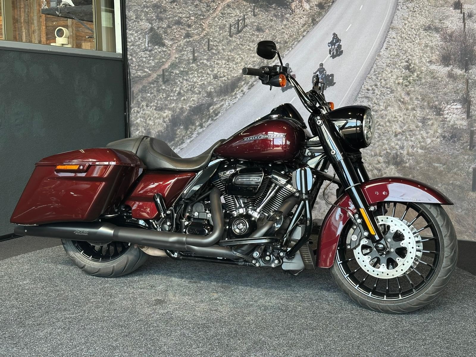Harley-Davidson FLHRXS ROAD KING SPECIAL (bj 2019), Motoren, Laan van Vredenoord 33
2289 DA  RIJSWIJK, NL, Bedrijf, Toermotor