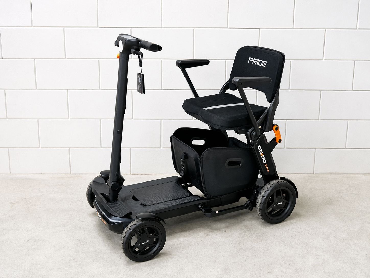 Lichtgewicht inklapbare scootmobiel Gogo Compact, Ophalen, 10 km/u of minder, Pride, Zo goed als nieuw