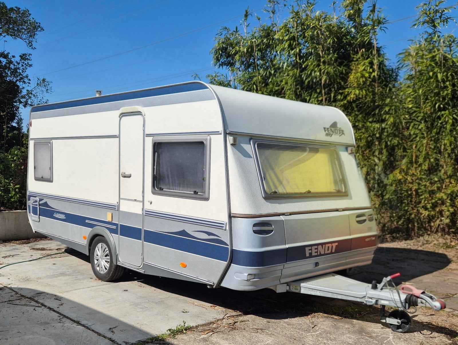 Gekeurde Fendt caravan Saphir uit 2002, Caravans en Kamperen, Caravans, Rondzit, Frans bed, Particulier, Koelkast