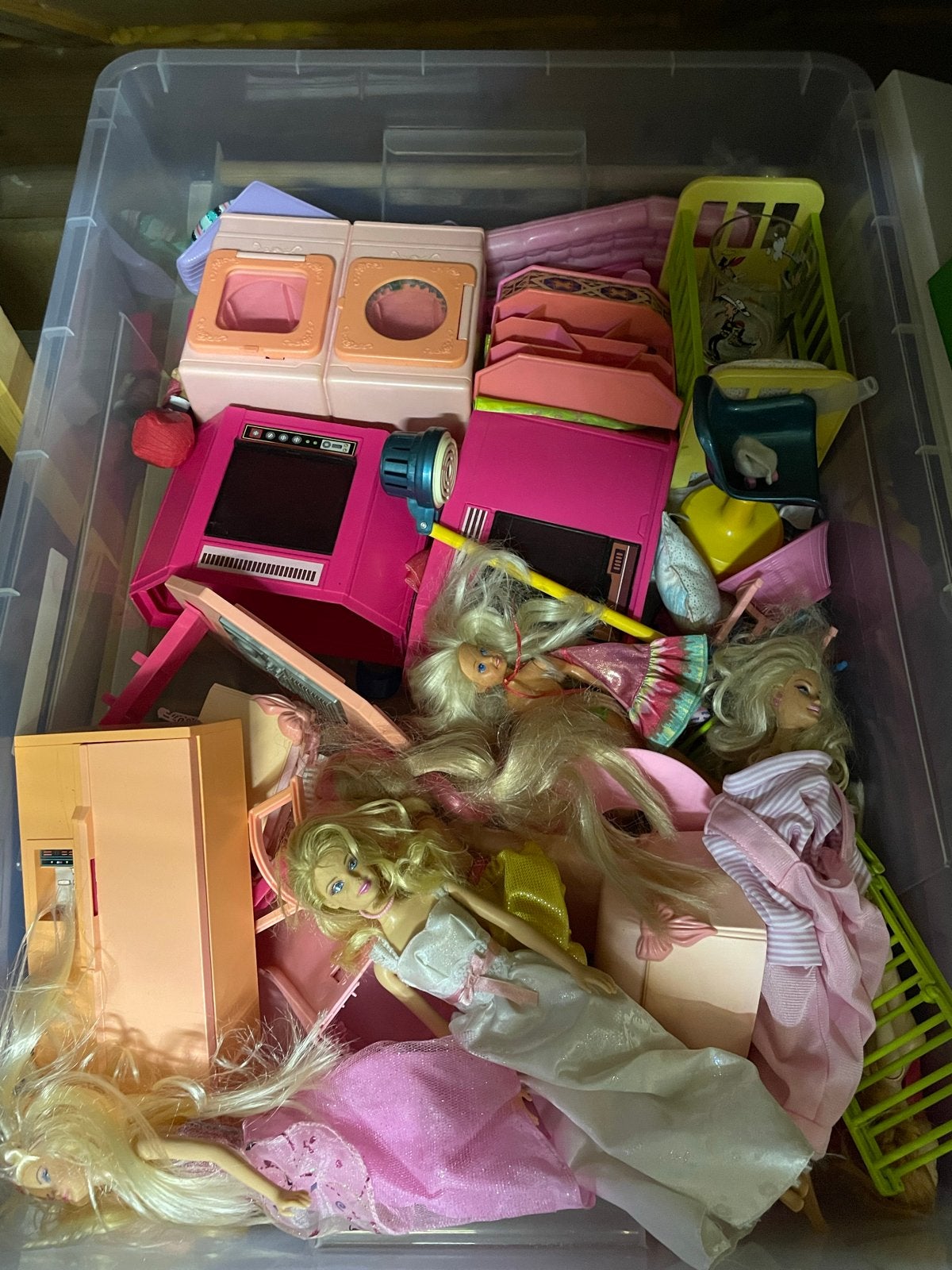 doos met Barbiepoppen en accessoires, Ophalen of Verzenden, Gebruikt, Barbie