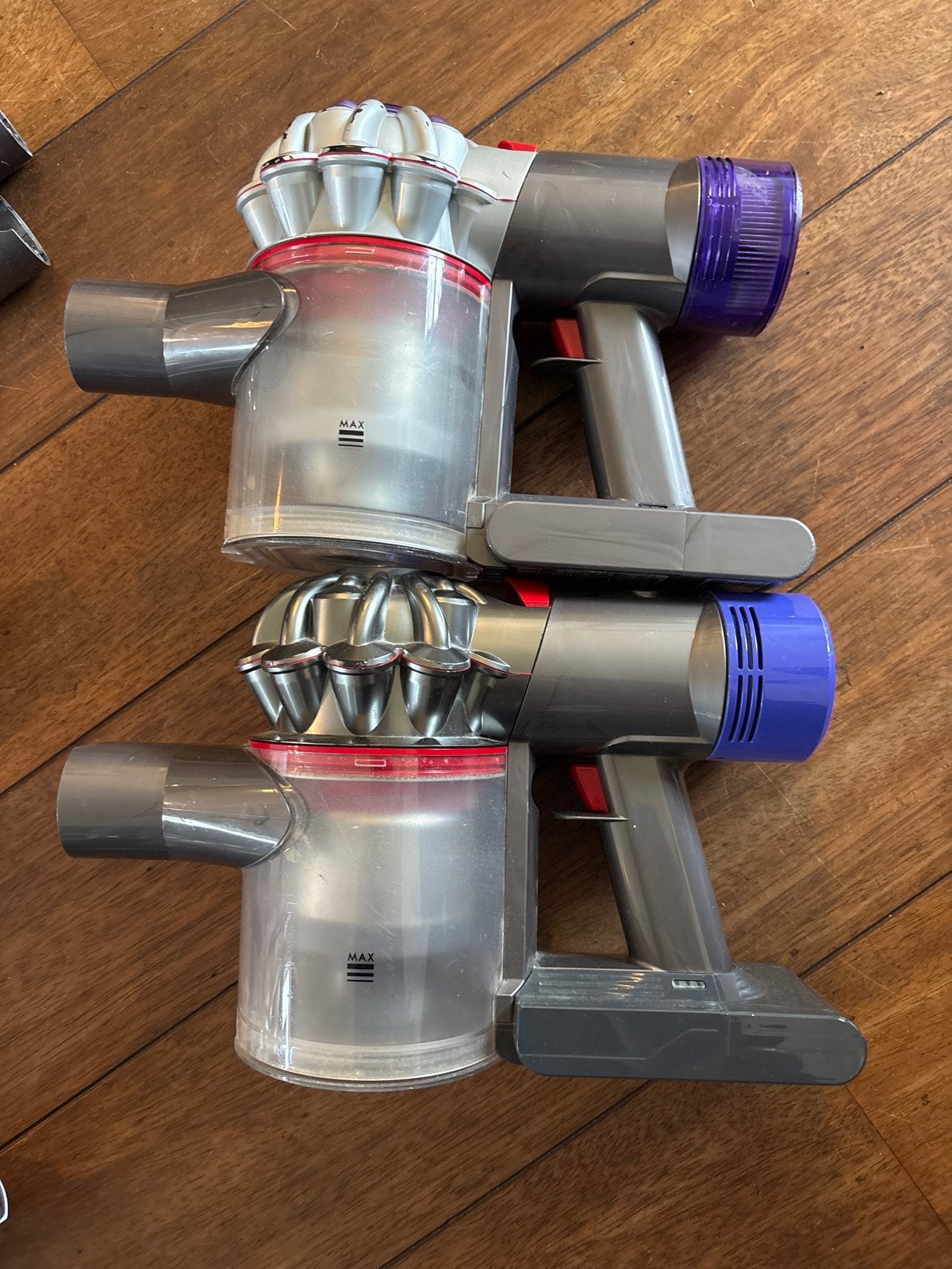 2x Dyson steelstofzuiger met veel onderdelen (defect), Draadloos, Ophalen of Verzenden, Dyson, Niet werkend