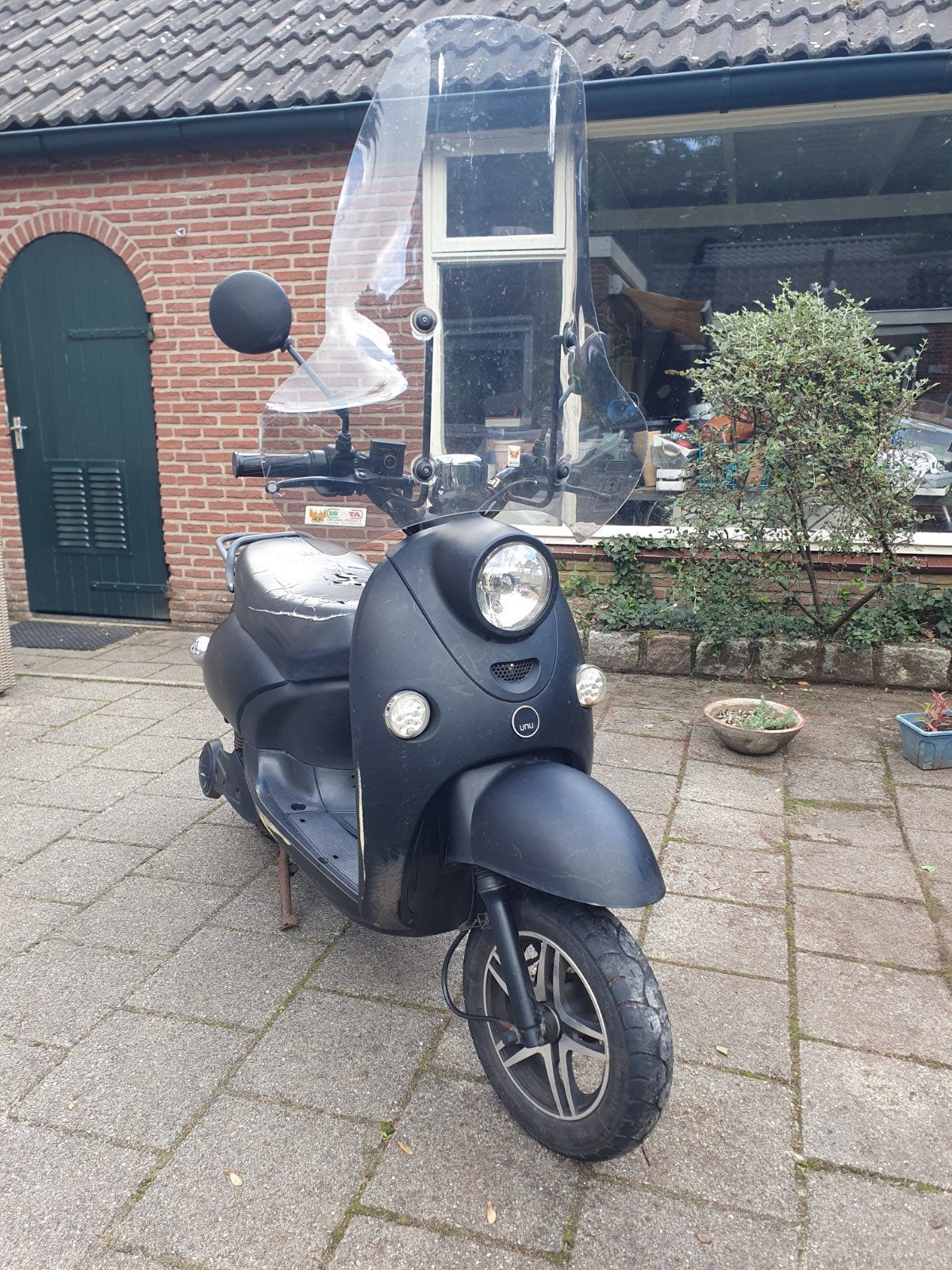 UNU Scooter (niet werkend), Fietsen en Brommers, Gebruikt, Overige modellen, Maximaal 45 km/u, Elektrisch