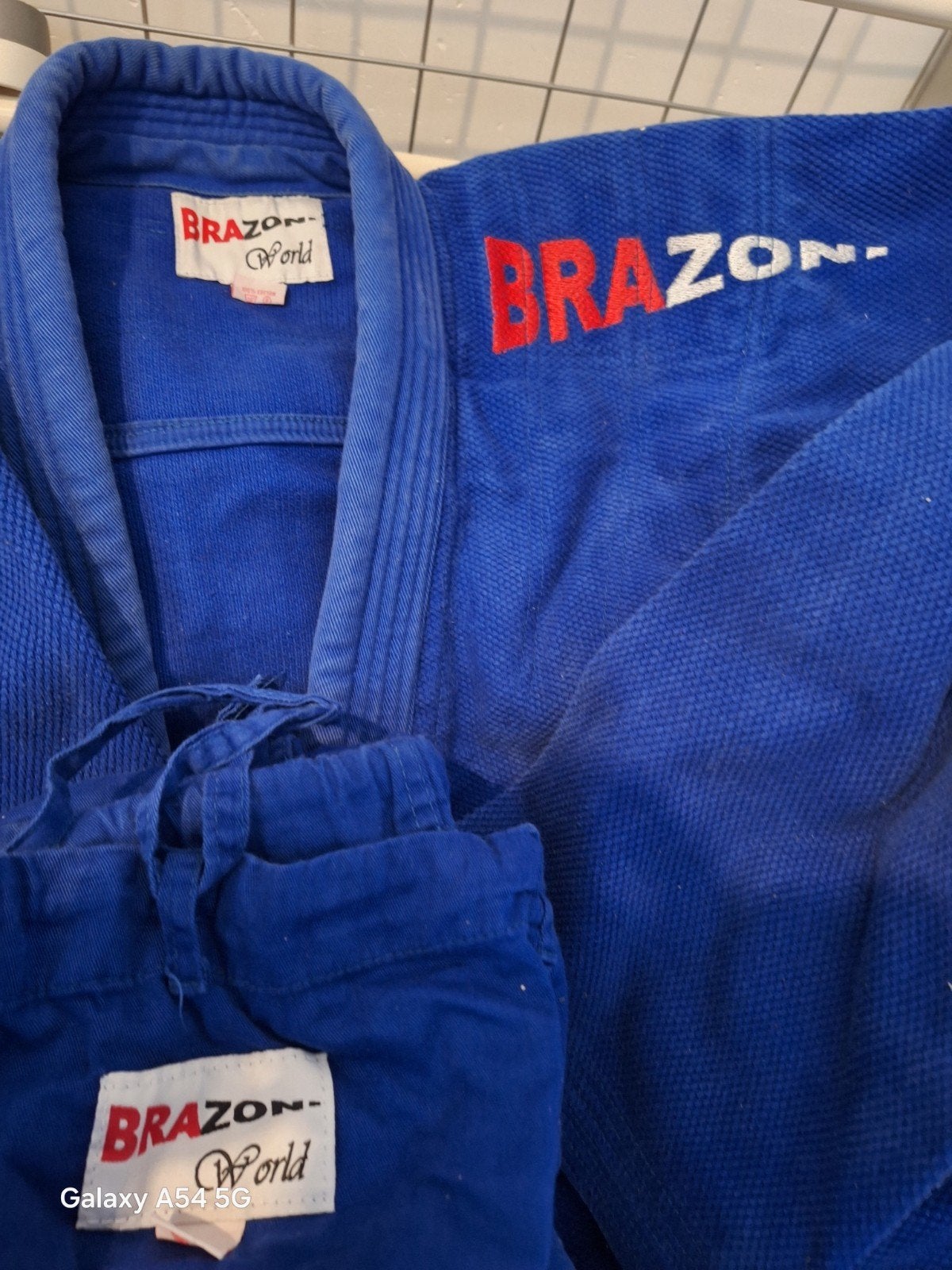 Judo pak blauw - stevig en dik, Sport en Fitness, Vechtsporten en Zelfverdediging, Groter dan maat XL, Gebruikt, Judo, Vechtsportpak