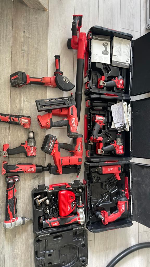 Milwaukee partij set, Doe-het-zelf en Verbouw, Gereedschap | Boormachines, Ophalen of Verzenden, Zo goed als nieuw