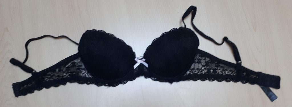 Zwarte BH 75B Primark Secret Possessions. Ziet er goed uit., Kleding | Dames, Ondergoed en Lingerie, Primark, Ophalen of Verzenden