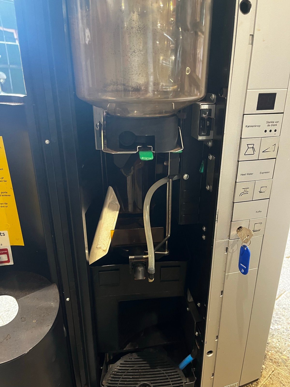 Douwe Egberts Koffiemachine - Professioneel, Ophalen, Gebruikt, 10 kopjes of meer, Koffiemachine
