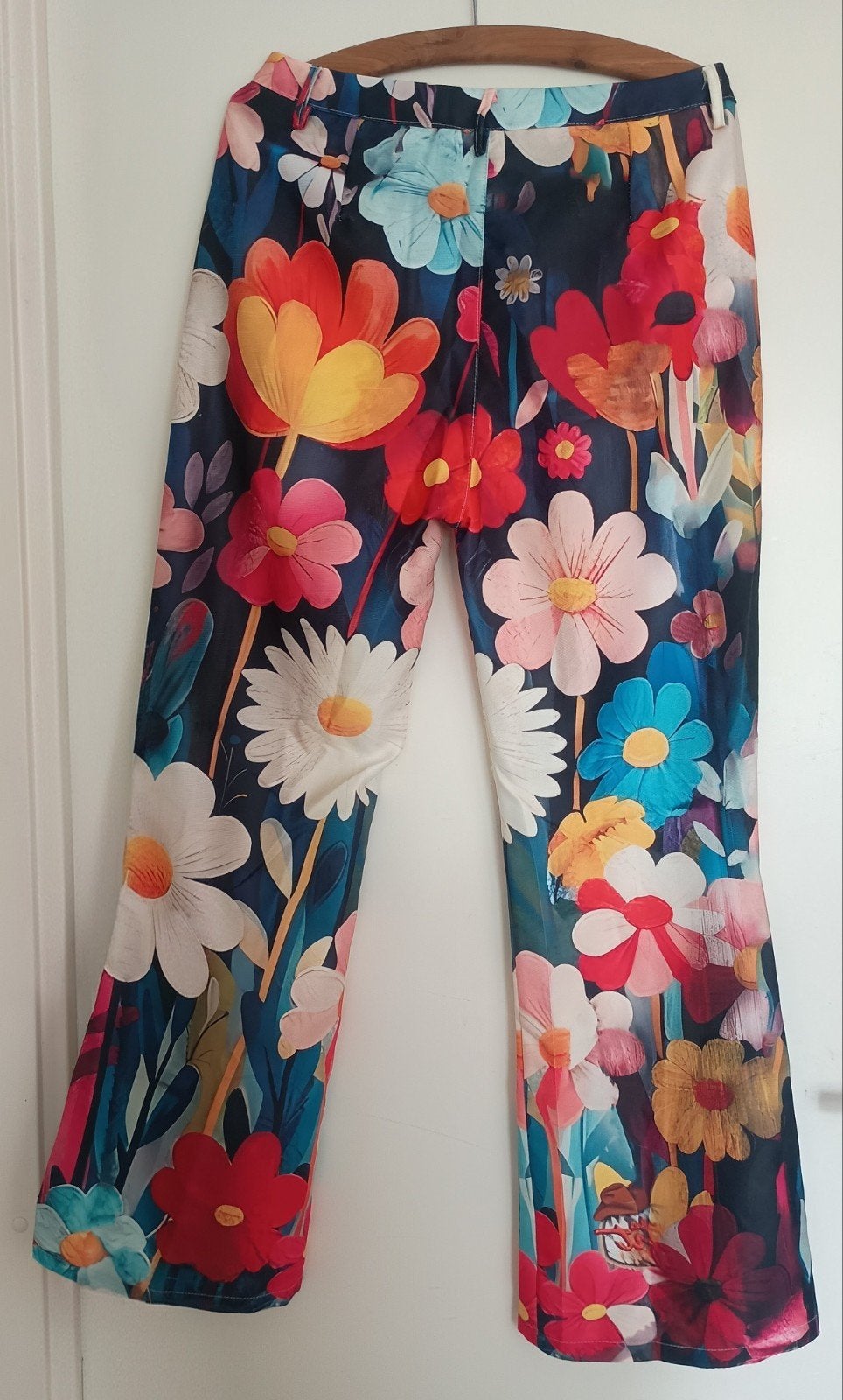 Flower Power flared broek - Maat L / 42, Meerkleurig, Maat 42/44 (L), Nieuw, Ophalen of Verzenden