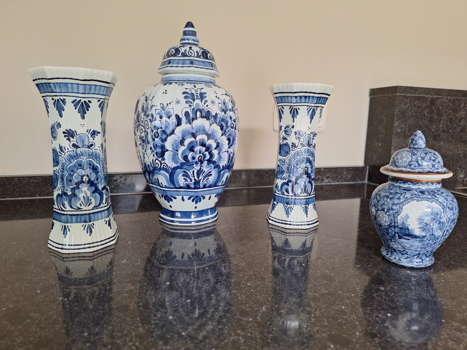 Te koop Delfts blauw kaststel., Antiek en Kunst, Ophalen
