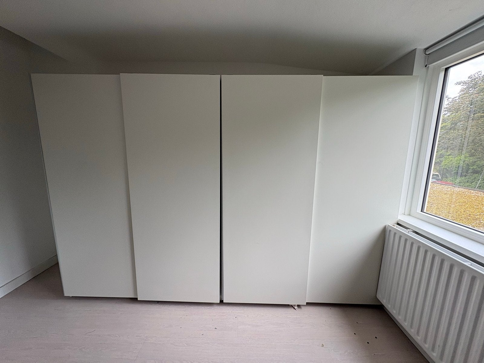Ruime IKEA kledingkast met 4 schuifdeuren - zelf demonteren, Huis en Inrichting, Kasten | Kledingkasten, Ophalen, Gebruikt, 200 cm of meer