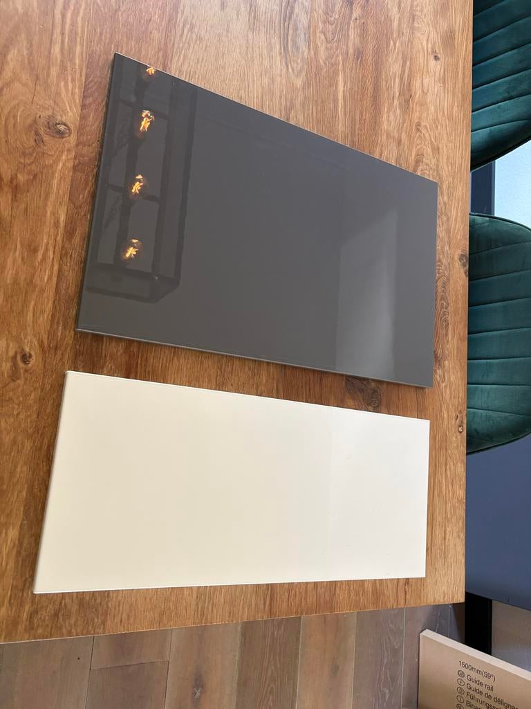 GRATIS Besta deurtjes - Grijs en lade wit, Ophalen, Minder dan 50 cm, Zo goed als nieuw, Minder dan 25 cm