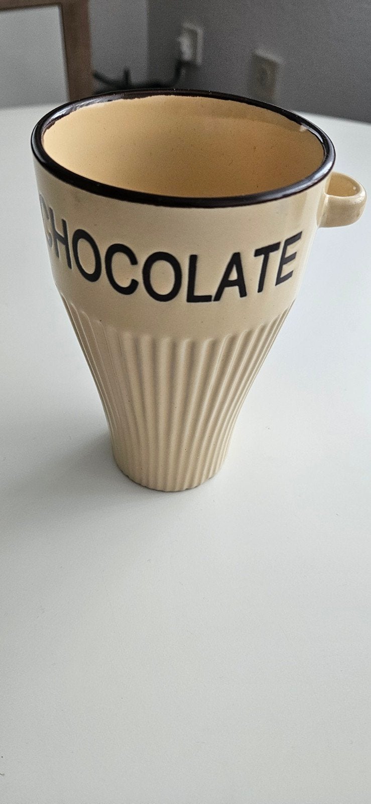 Chocolade mok., Huis en Inrichting, Keuken | Servies, Ophalen, Aardewerk, Overige stijlen, Mok