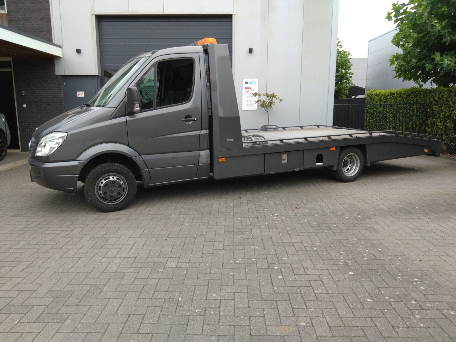Mercedes Sprinter 516 Oprijwagen Thijhof Leer Navi Cruise, Automaat, Achterwielaandrijving, Zwart, 4 cilinders