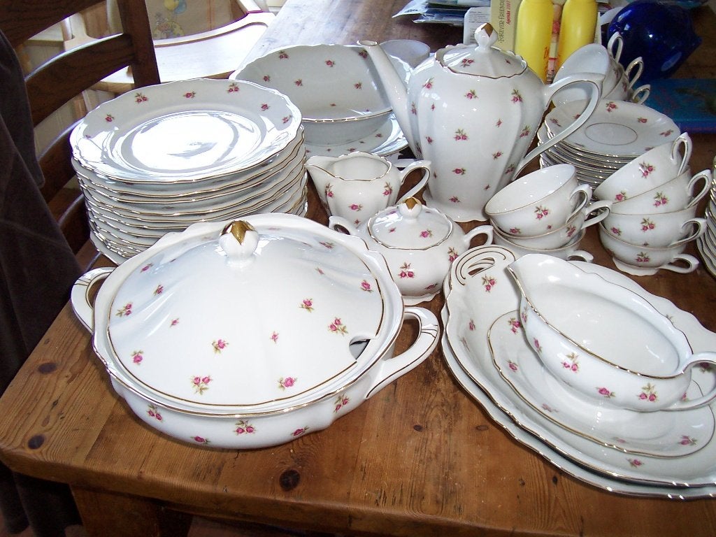 Dinerservies Mitterteich Bavaria met kleine roze roosjes, Antiek en Kunst, Ophalen of Verzenden