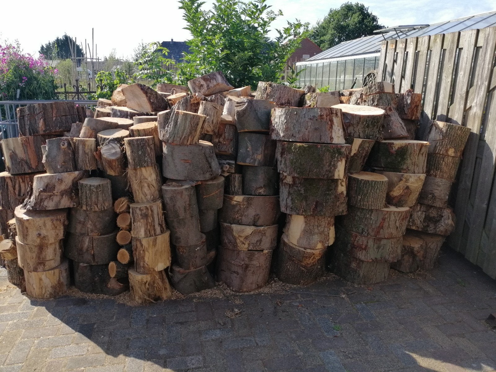 Te koop, 10 kuub gestapeld haardhout., Tuin en Terras, Haardhout, 6 m³ of meer, Ophalen, Essenhout, Blokken