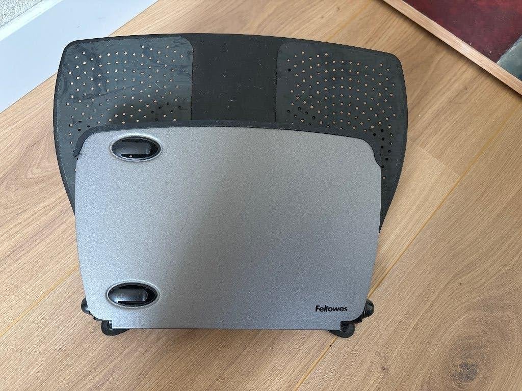 Fellowes laptopstandaard, Ophalen, Gebruikt, Fellowes, In hoogte verstelbaar