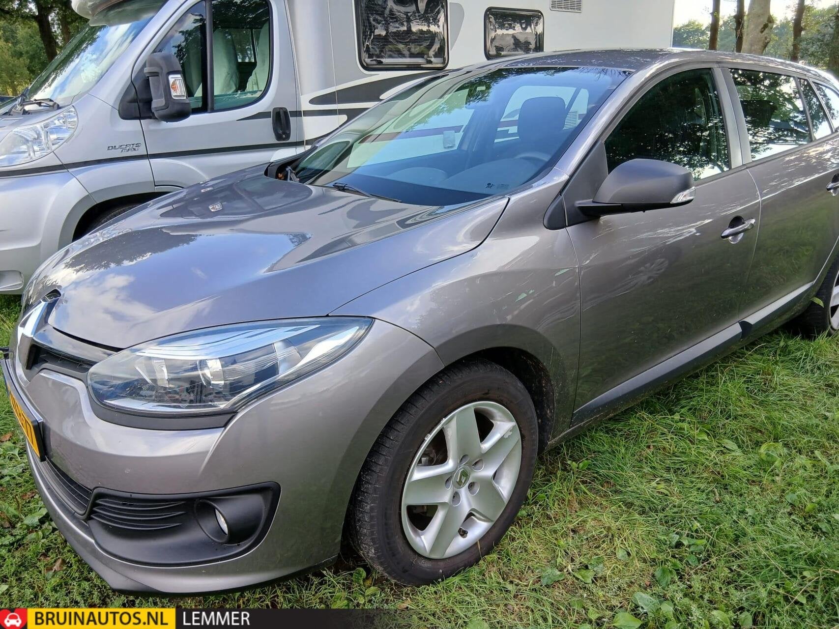 Renault Megane 1.2 TCe station lekke koppakking export, Auto's, Voorwielaandrijving, Euro 5, Gebruikt, 4 cilinders