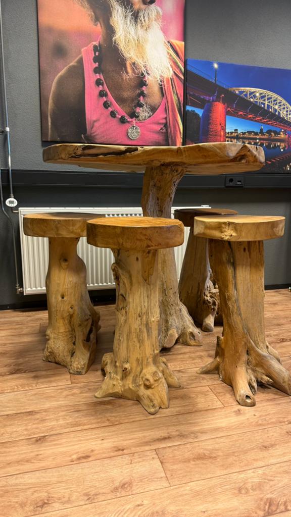 Unieke Teakhouten Boomstam Bartafel met 4 Krukken, Ophalen, Zo goed als nieuw