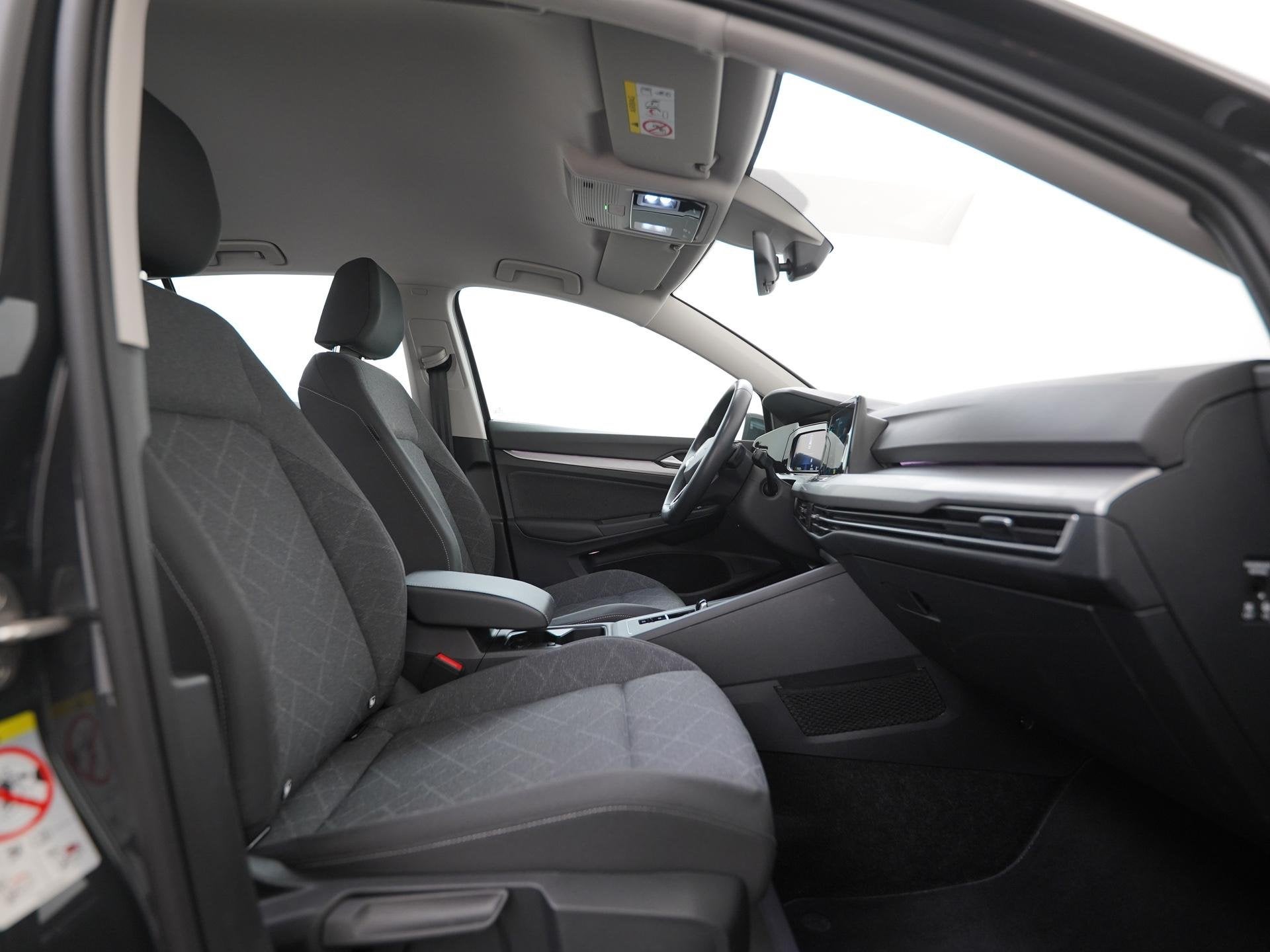 Volkswagen Golf 1.5 eTSI Life DSG | Stoel & Stuurverwarming, Auto's, 4 cilinders, Bedrijf, Golf, 131 pk