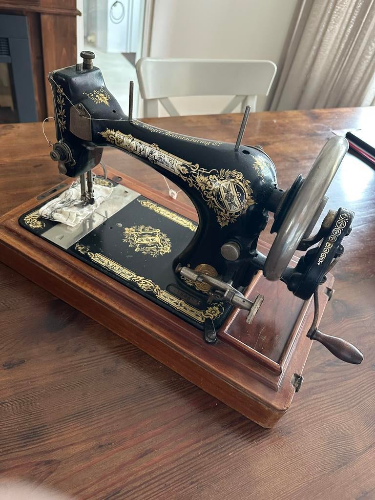 Vintage Singer naaimachine met kap  ., Antiek en Kunst, Antiek | Naaimachines, Ophalen