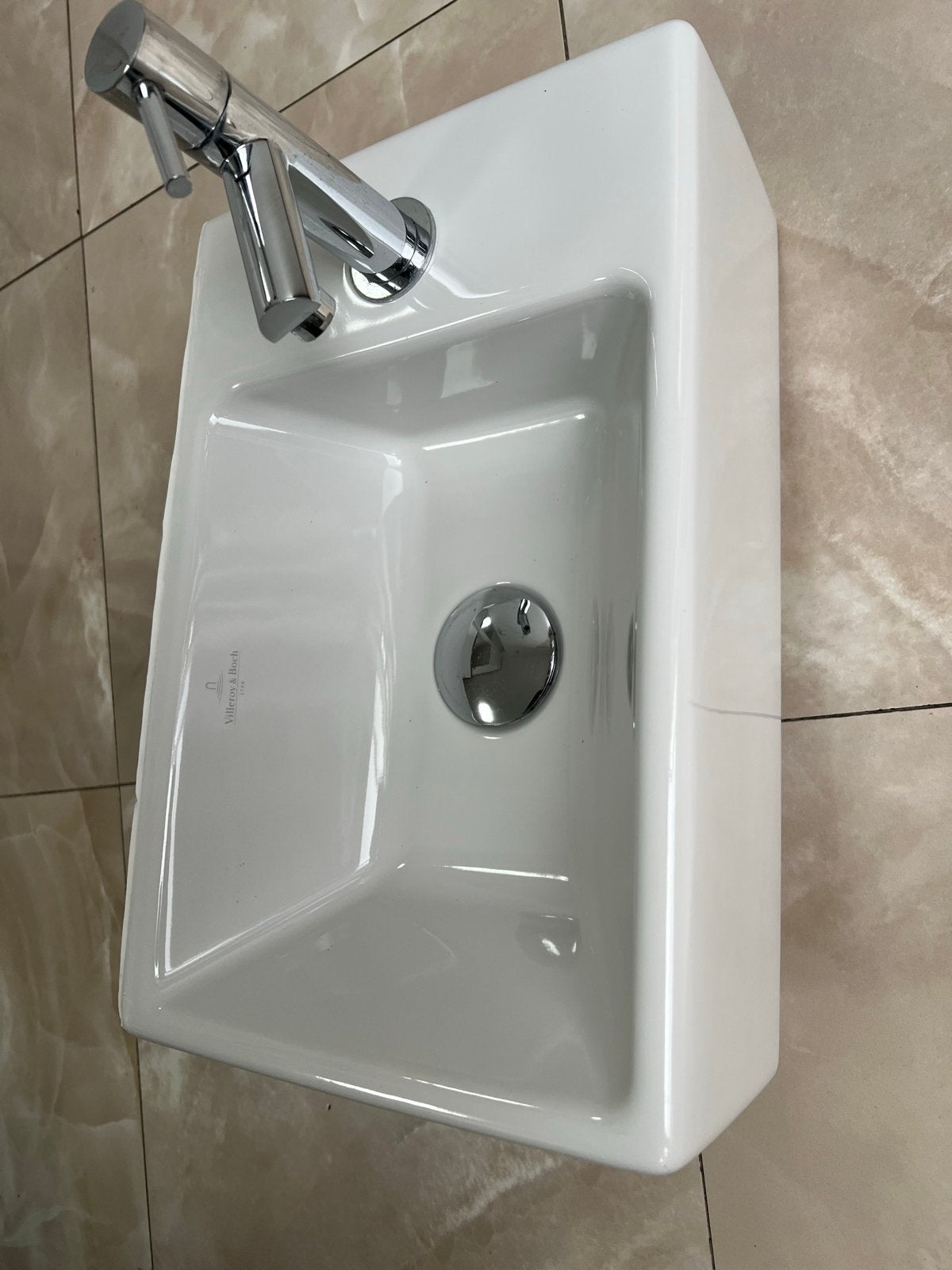Villeroy & Boch wastafel met kraan - Zo goed als nieuw, Ophalen, Zo goed als nieuw, Chroom, Wastafel