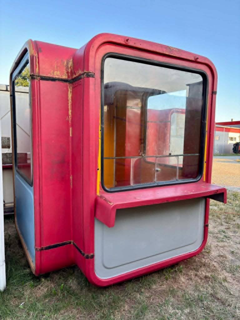Kiosk K67 space age design vintage yugoslavia, Ophalen