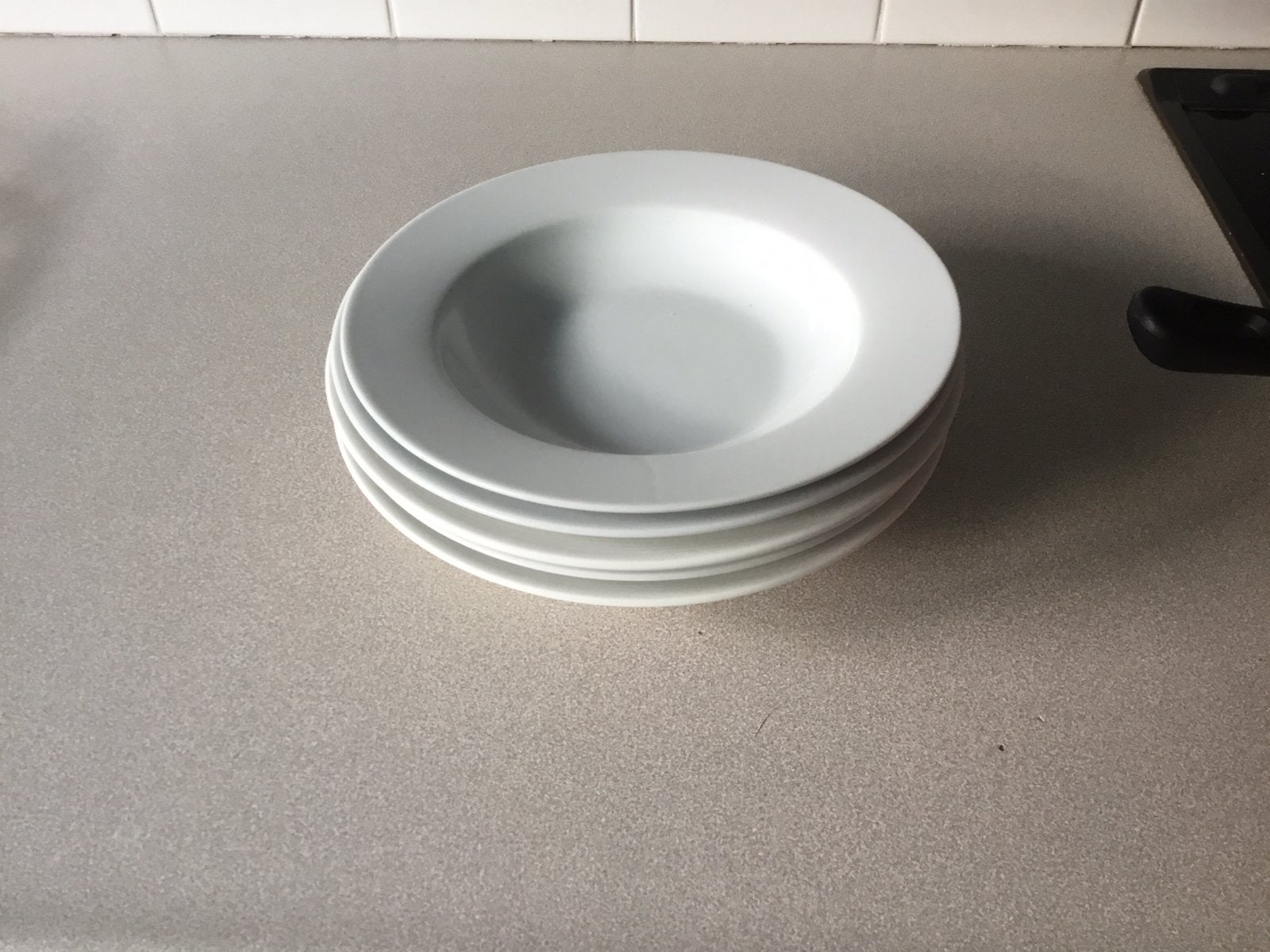 6 diepe borden  en 3 soepkommen, Huis en Inrichting, Keuken | Servies, Ophalen, Zo goed als nieuw, Overige stijlen, Bord(en)