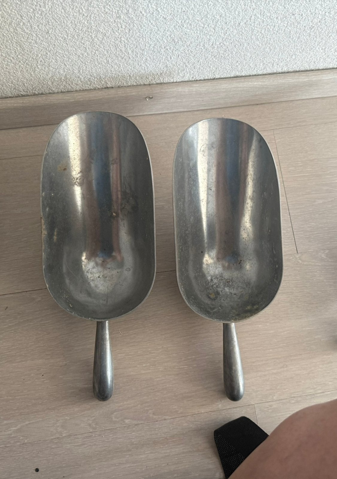 2x aluminium voerschep, Dieren en Toebehoren, Ophalen of Verzenden, Zo goed als nieuw, Overige typen