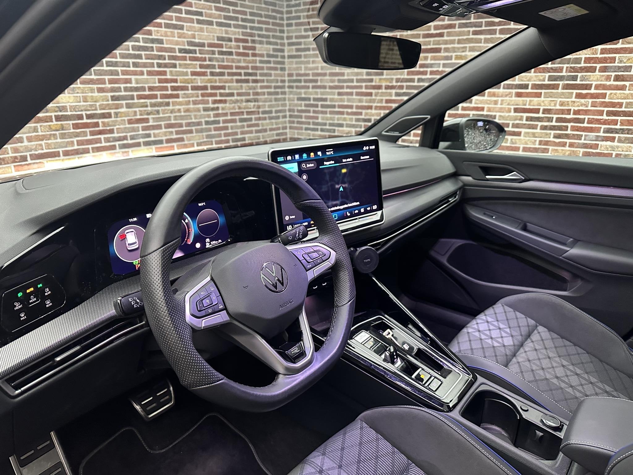 Volkswagen Golf 1.5 eTSI R-Line Edition Pano|Head up, Auto's, Stof, 4 cilinders, 150 pk, Zwart