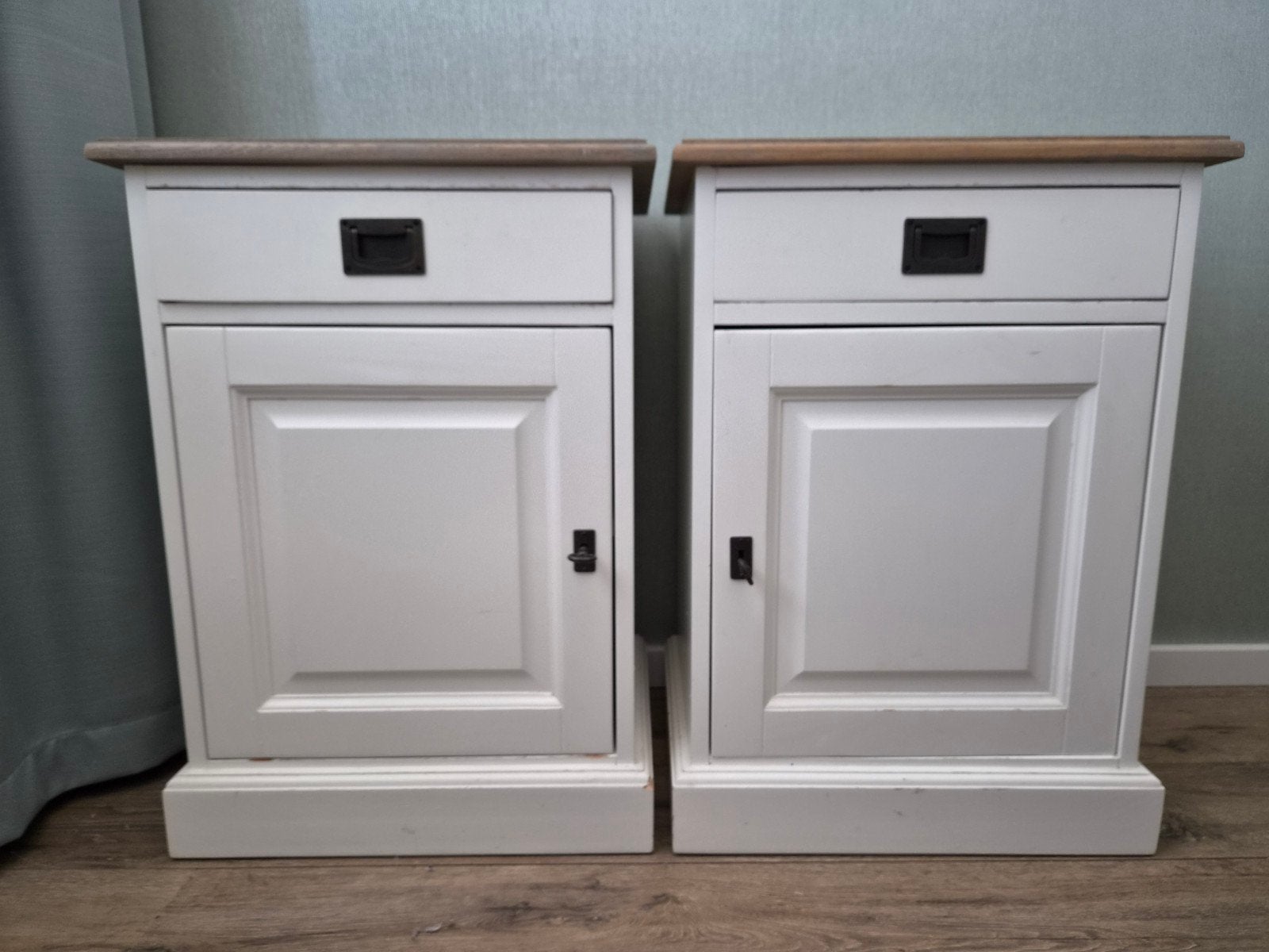 2 nachtkastjes  Richmond, Ophalen, Gebruikt, Minder dan 45 cm, 70 cm of meer